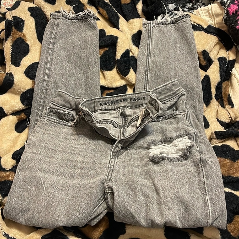 American eagle grey mom jeans